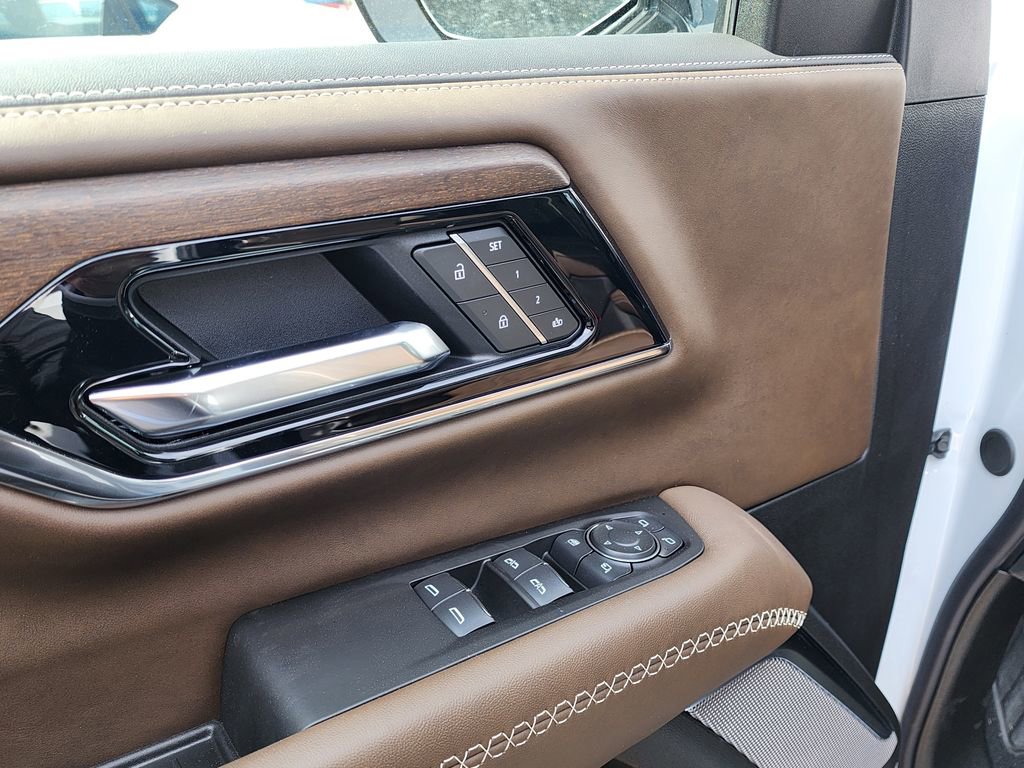 New 2026 GMC Yukon XL Denali Ultimate AWD/4WD image 15
