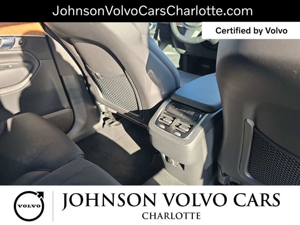 Certified 2025 Volvo XC90 B6 Plus image 19