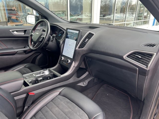 Used 2022 Ford Edge ST-Line image 26