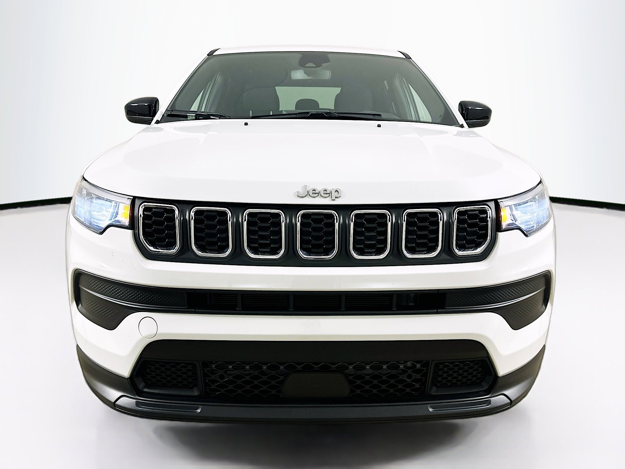 Certified 2025 Jeep Compass Sport image 2