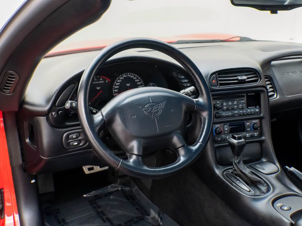 Used 2001 Chevrolet Corvette Coupe w/ Preferred Equipment Group1 image 13