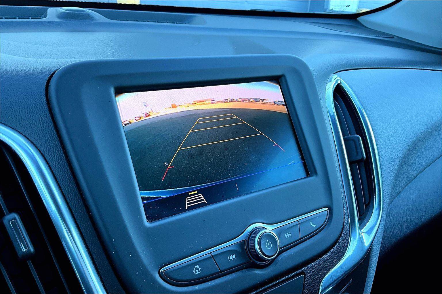 Used 2020 Chevrolet Equinox LS w/ LS Convenience Package image 22