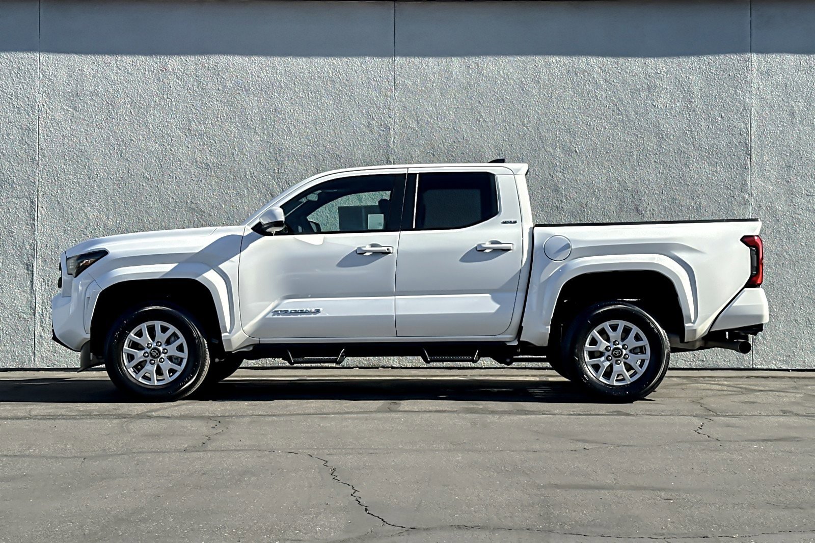 Certified 2025 Toyota Tacoma SR5 image 2