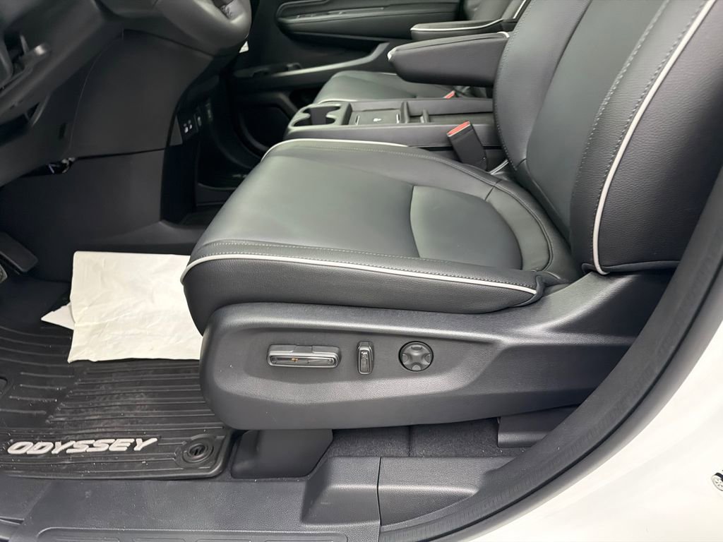 New 2026 Honda Odyssey Touring image 10