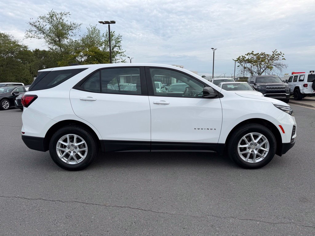 Used 2024 Chevrolet Equinox LS w/ Driver Confidence II Package FWD image 8