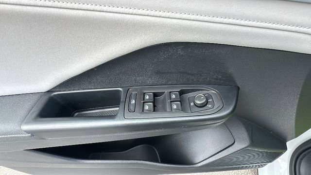 Used 2025 Volkswagen Taos SE FWD image 25