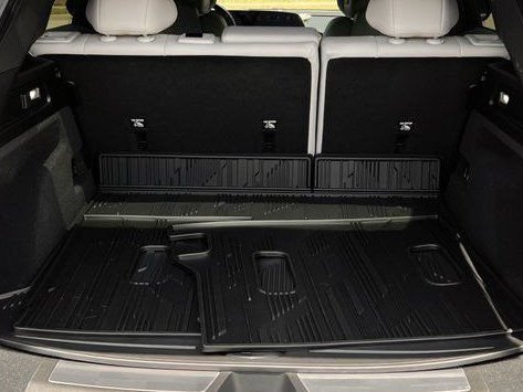 New 2026 Cadillac Lyriq Luxury w/ LPO, Floor Liner Package RWD image 23