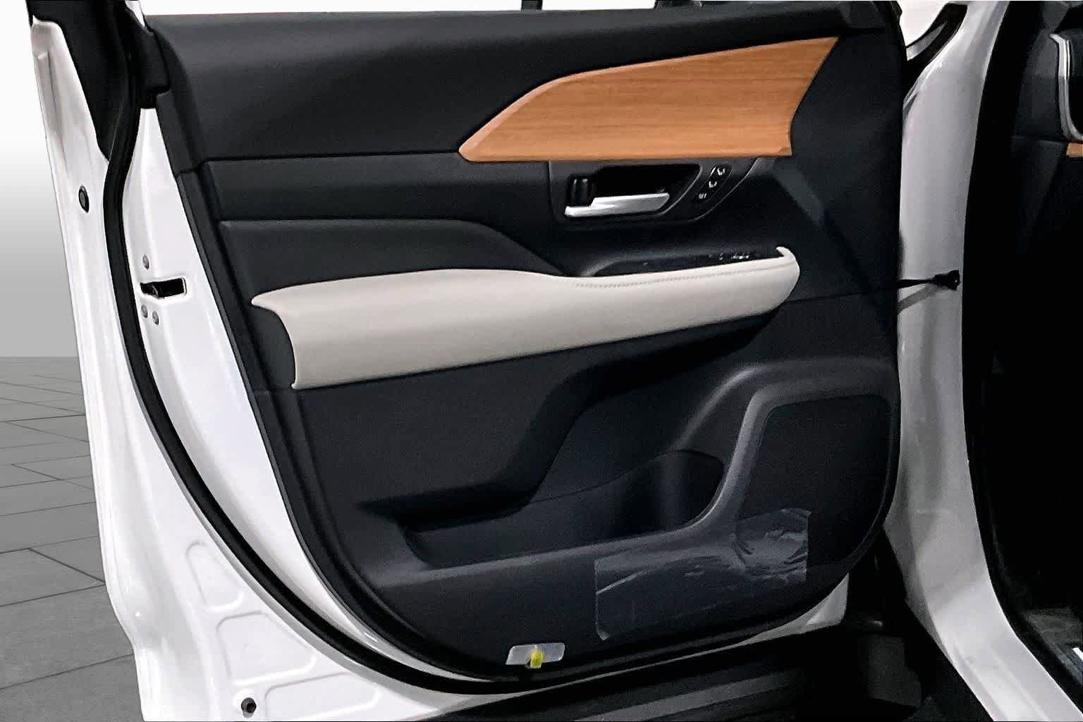 New 2026 Toyota Grand Highlander AWD image 10