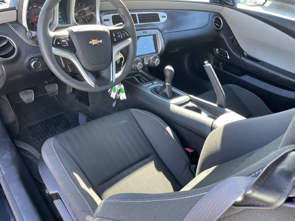 Used 2015 Chevrolet Camaro LS RWD image 9