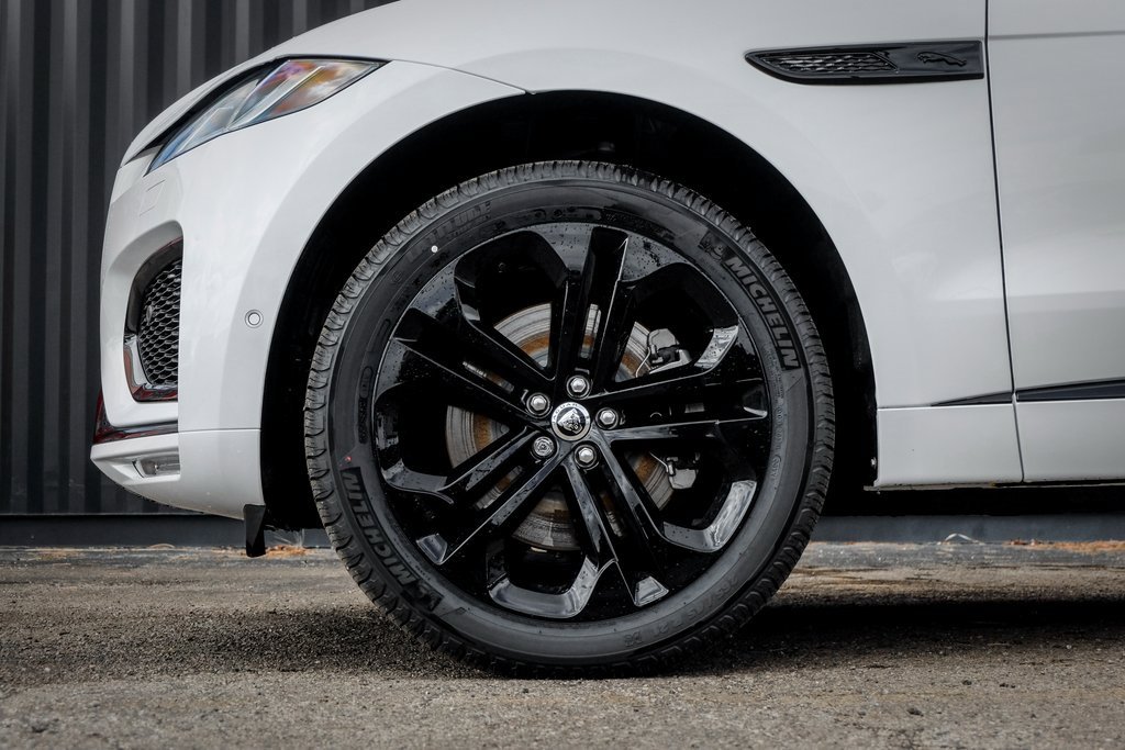 New 2026 Jaguar F-PACE R-Dynamic S image 4