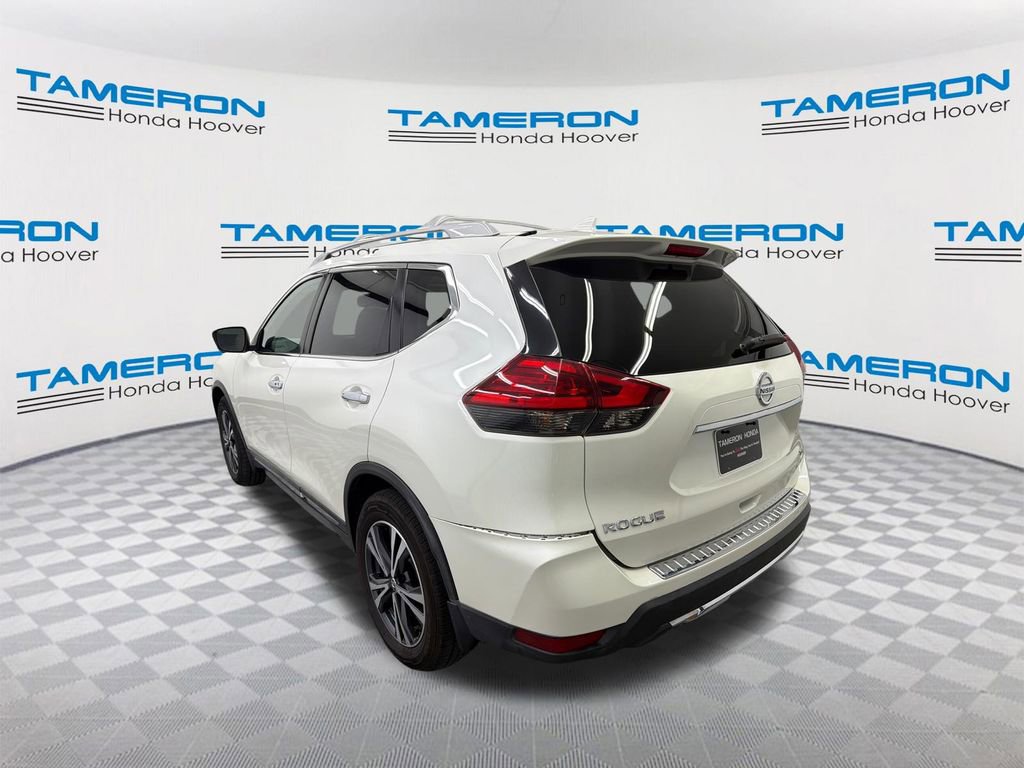 Used 2017 Nissan Rogue SL w/ SL Premium Package FWD image 3