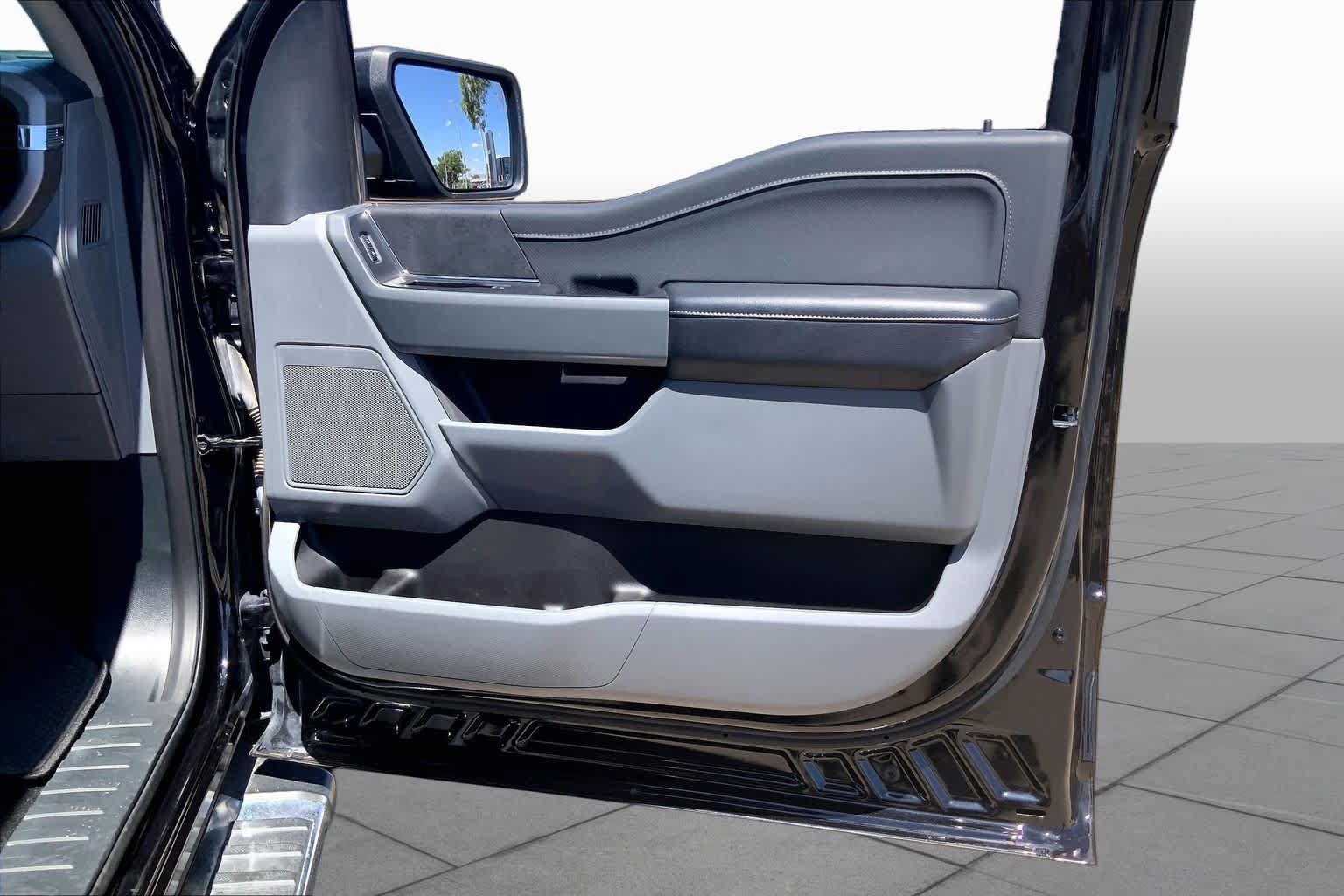 Used 2024 Ford F150 XLT w/ Mobile Office Package RWD image 23
