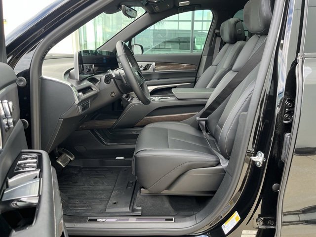 Certified 2026 Cadillac Vistiq Sport w/ LPO, Floor Liner Package image 29