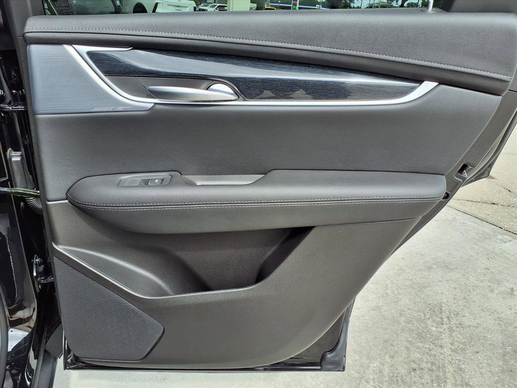 Certified 2025 Cadillac XT5 Premium Luxury AWD/4WD image 12