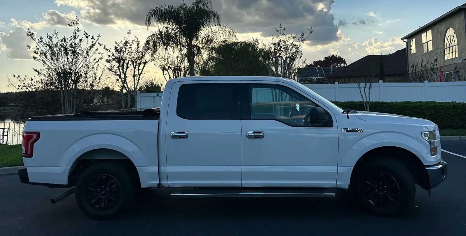 Used 2015 Ford F150 XLT image 5