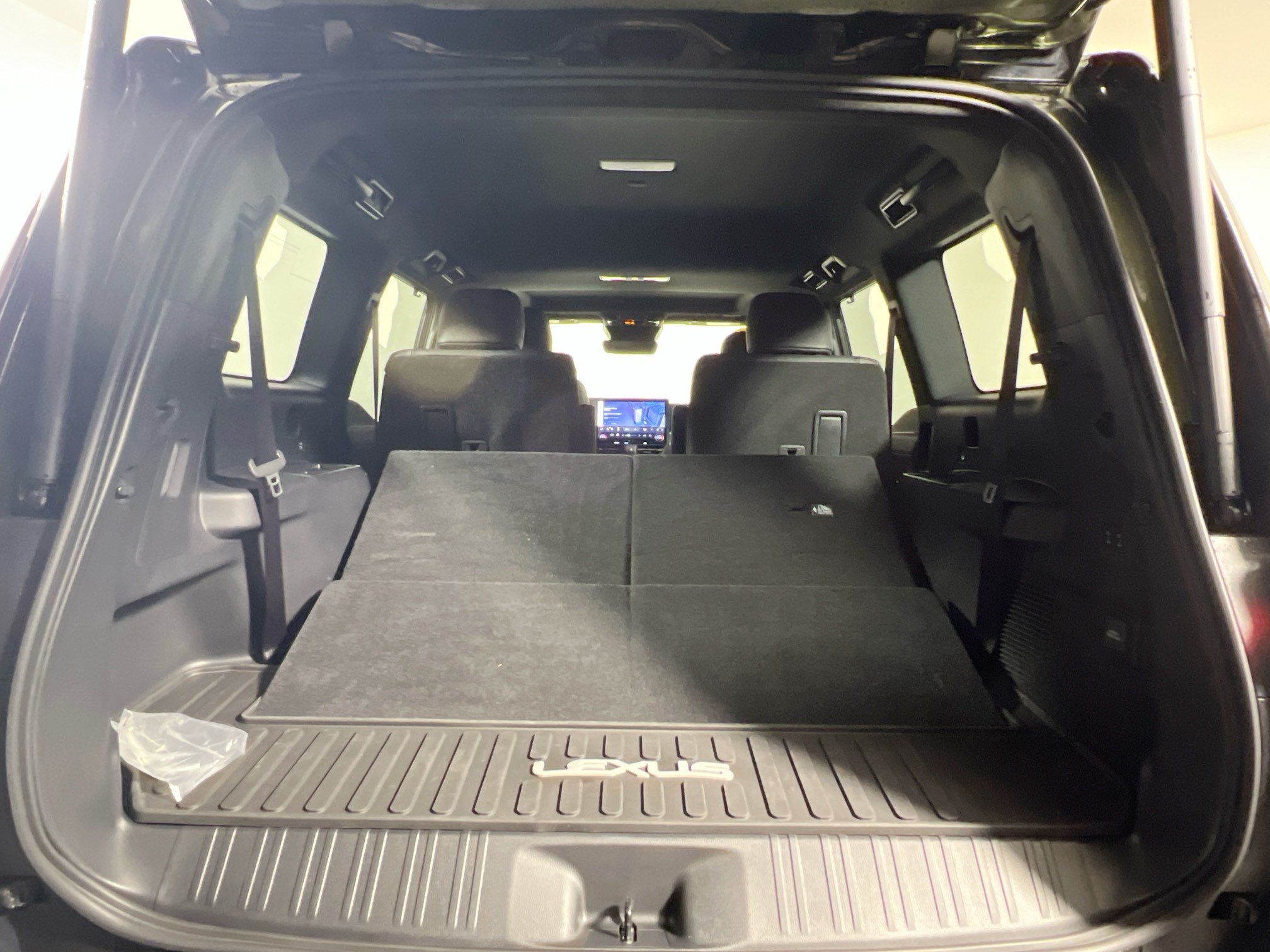Used 2024 Lexus GX 550 w/ Accessory Package (2T) AWD/4WD image 34