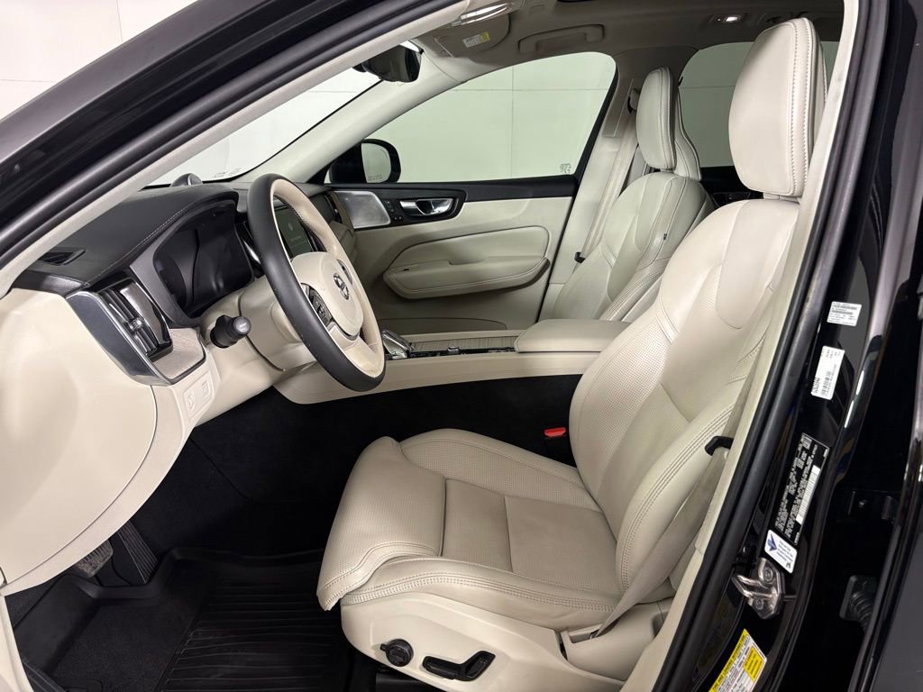 Used 2022 Volvo XC60 B6 Inscription w/ Advanced Package image 16