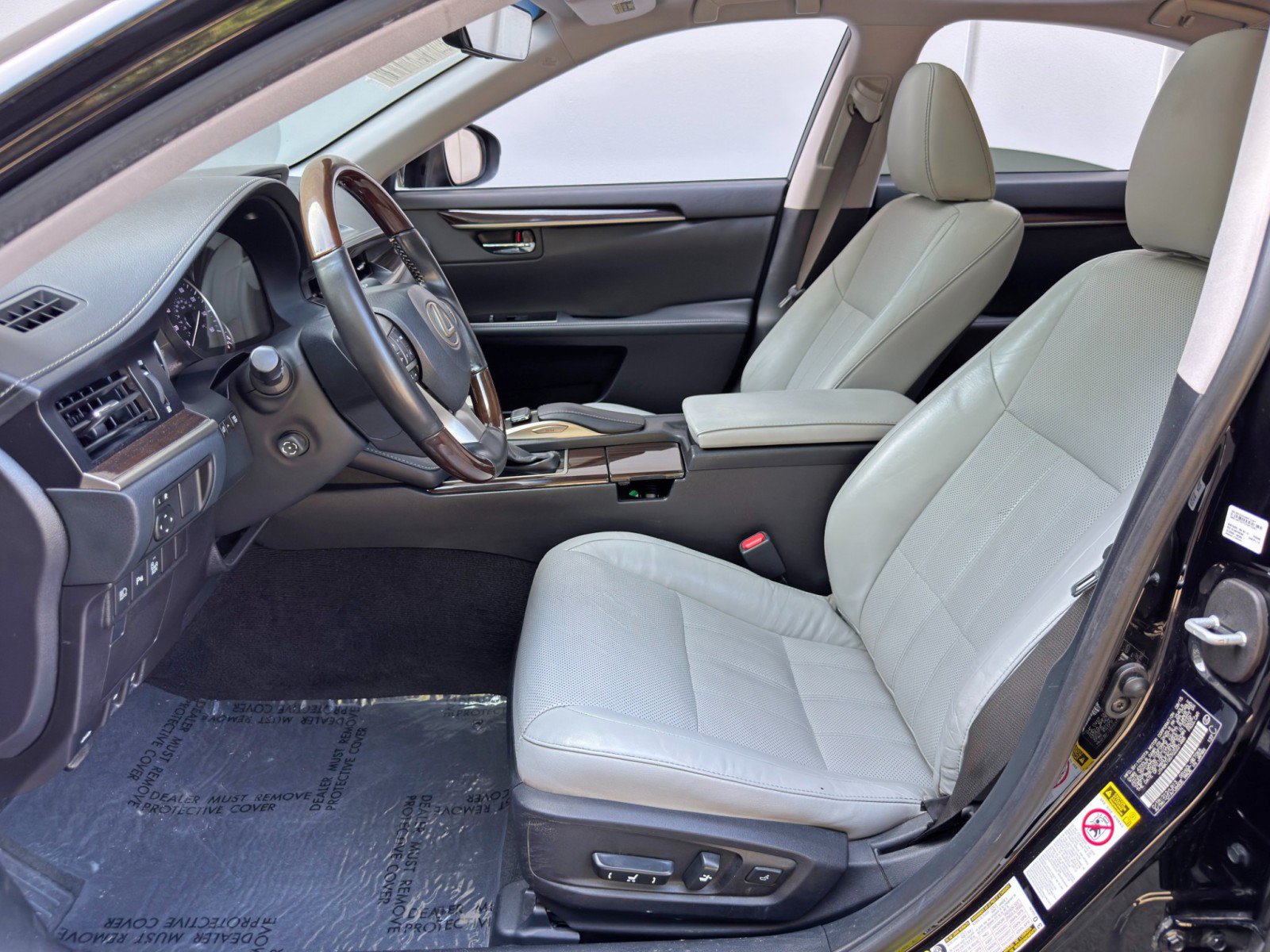 Used 2016 Lexus ES 350 w/ Luxury Package w/Wood Trim FWD image 16