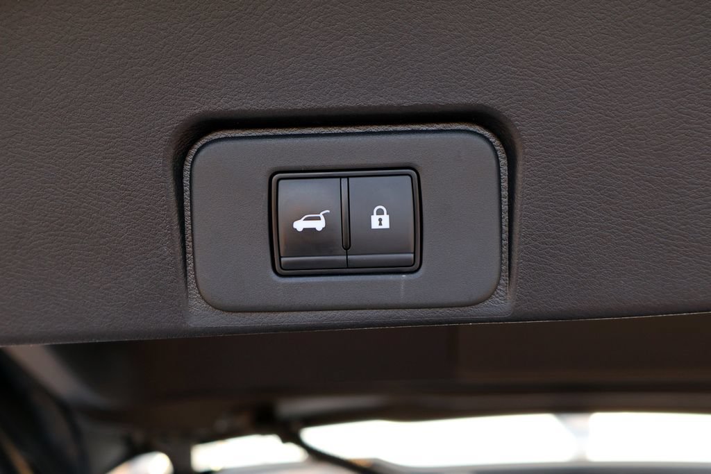 Certified 2025 Nissan Rogue SV AWD/4WD image 12