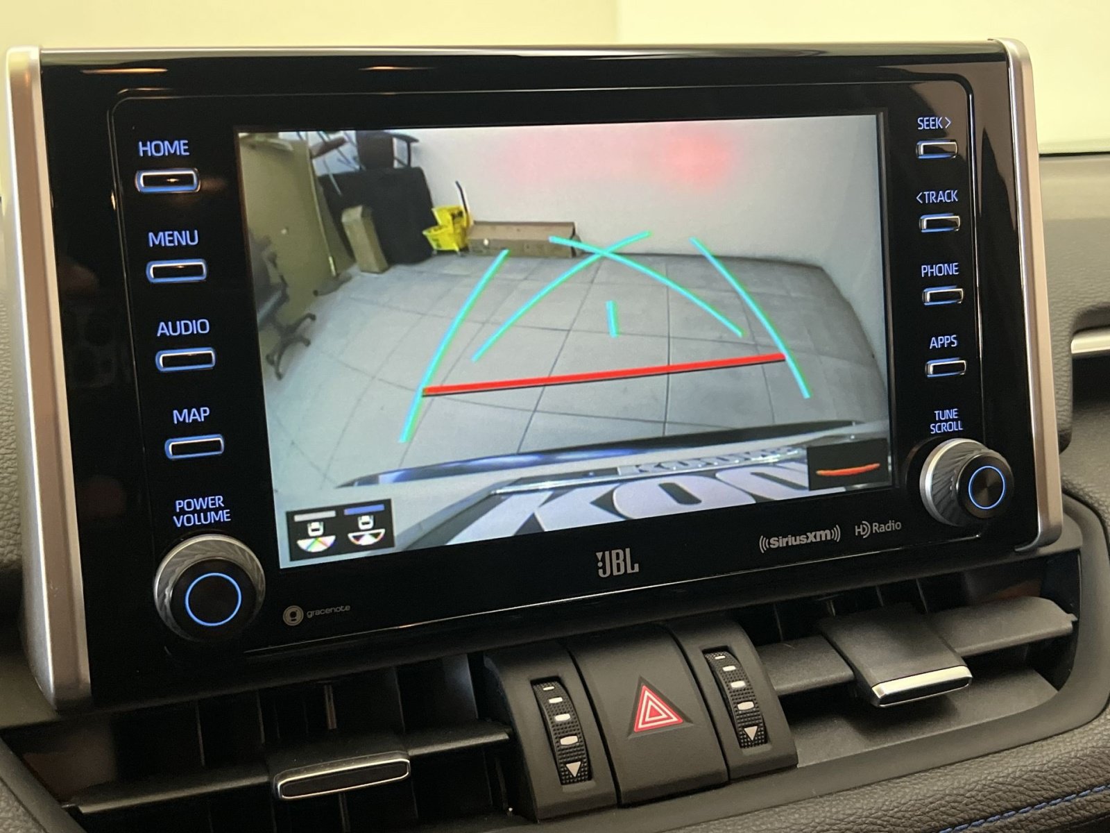Used 2020 Toyota RAV4 XSE AWD/4WD image 18