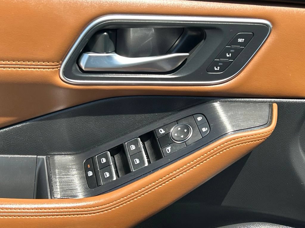 Certified 2024 Nissan Rogue Platinum FWD image 20