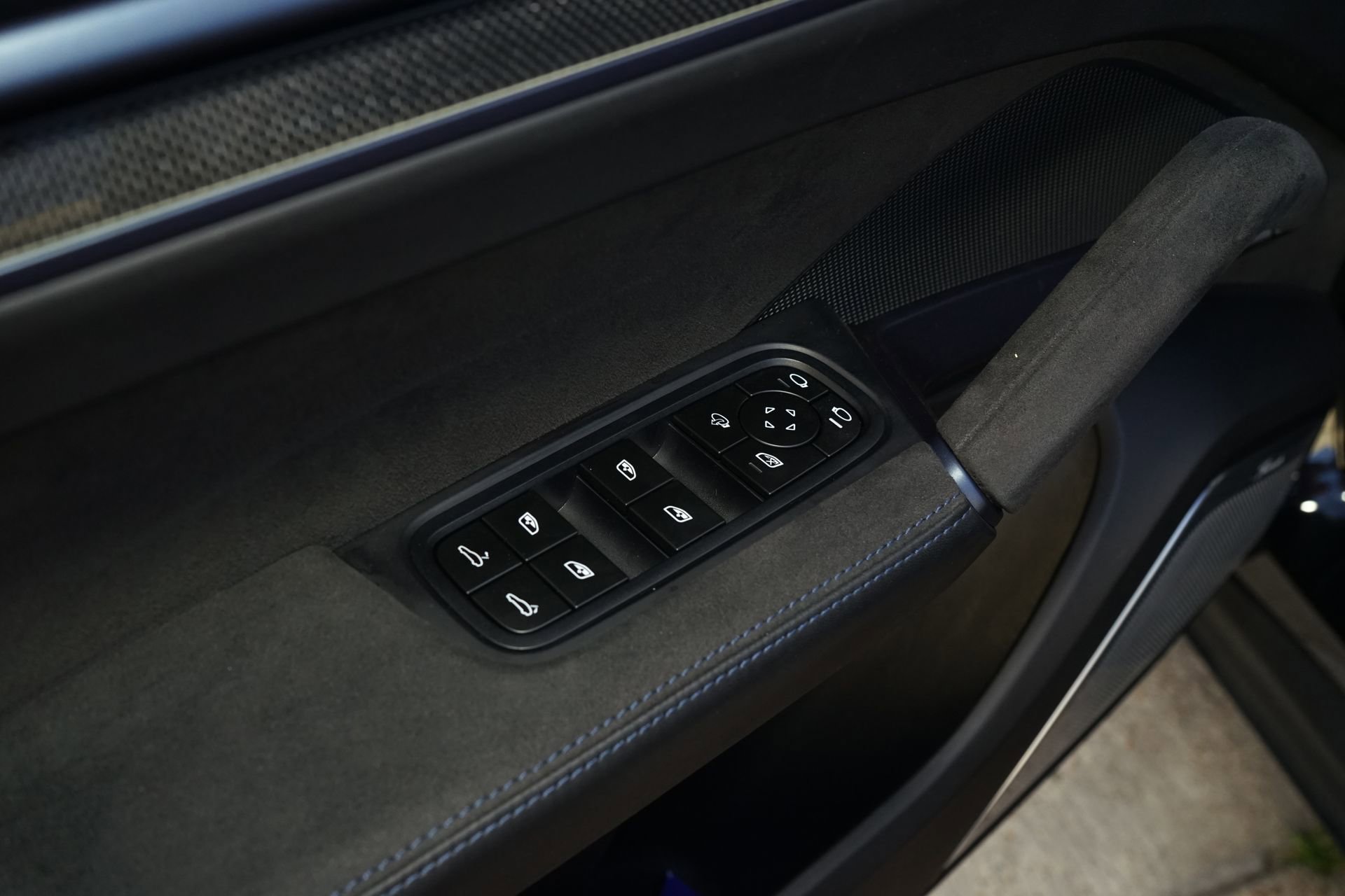 Used 2024 Porsche Cayenne Turbo GT image 31