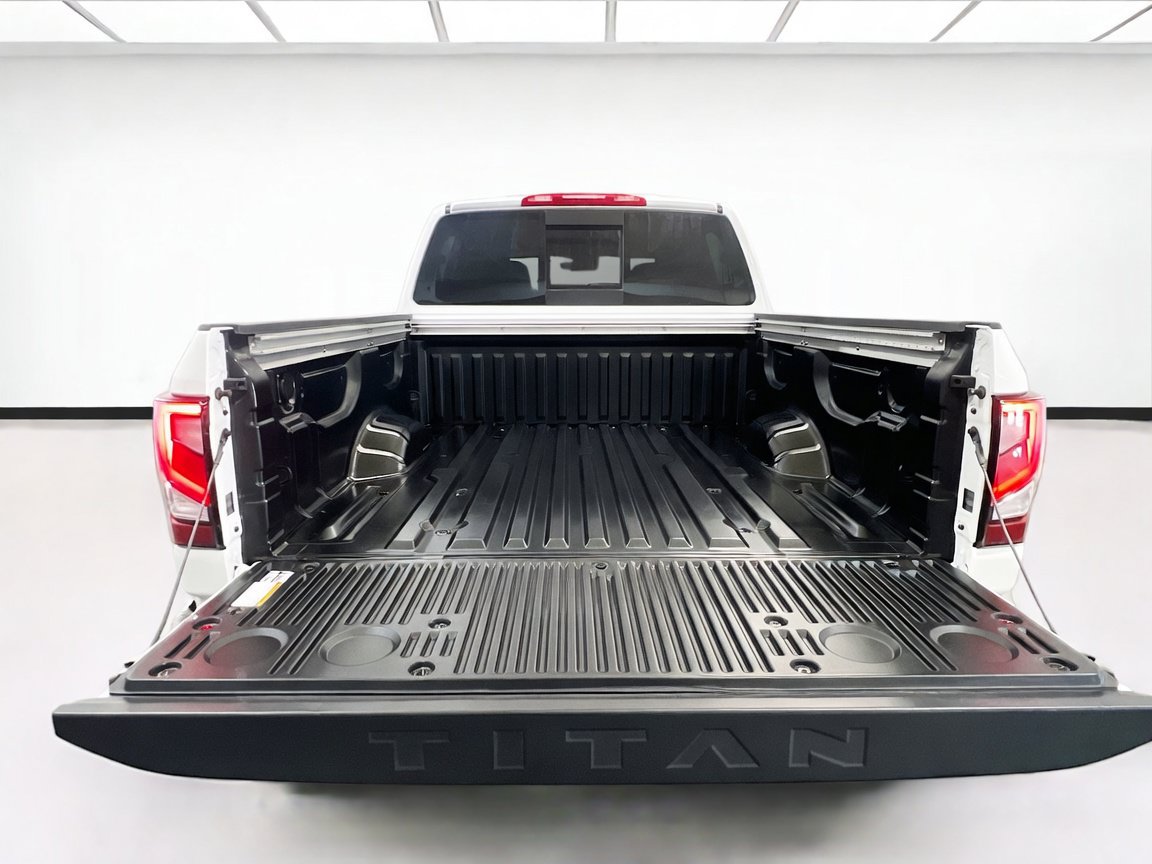 Used 2024 Nissan Titan PRO-4X w/ Pro-4x Utility Package AWD/4WD image 19
