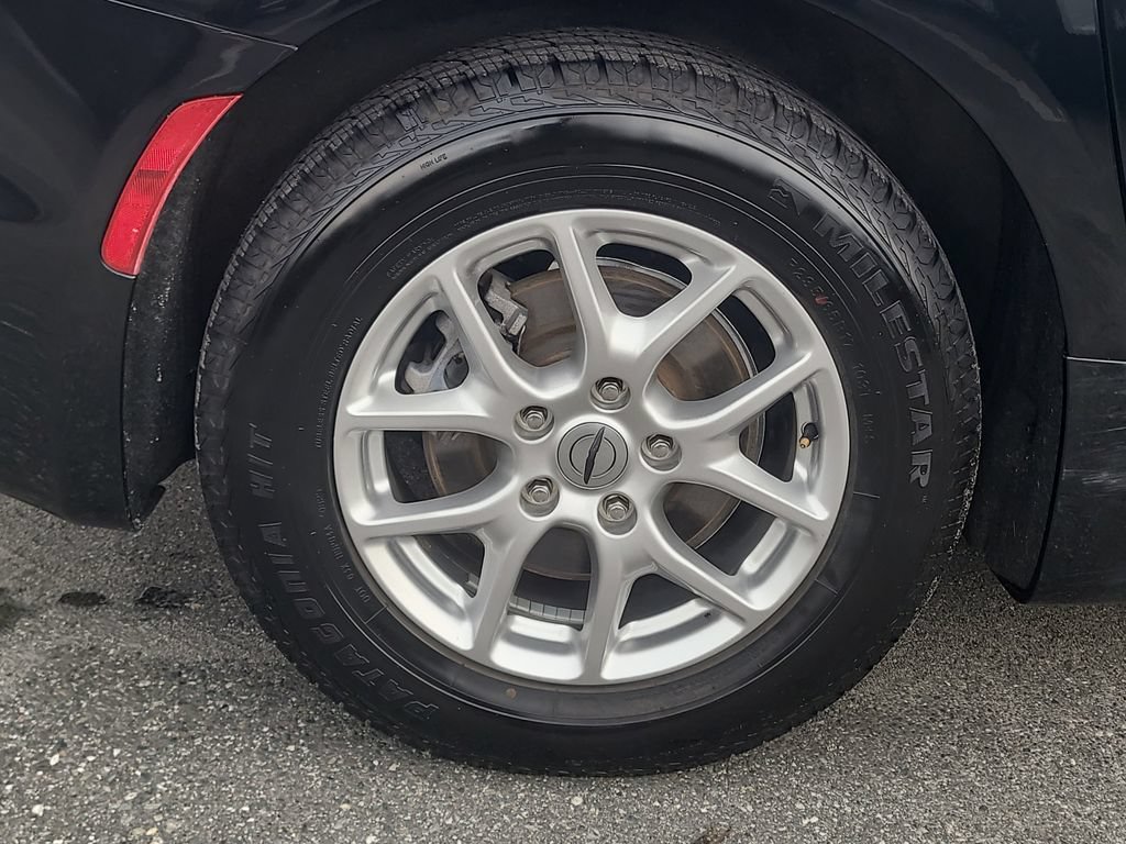 Certified 2023 Chrysler Pacifica Touring-L FWD image 6