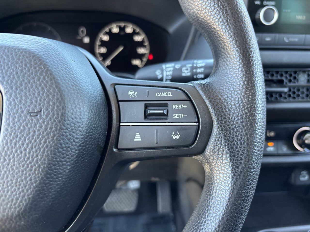 Used 2025 Honda HR-V LX image 27