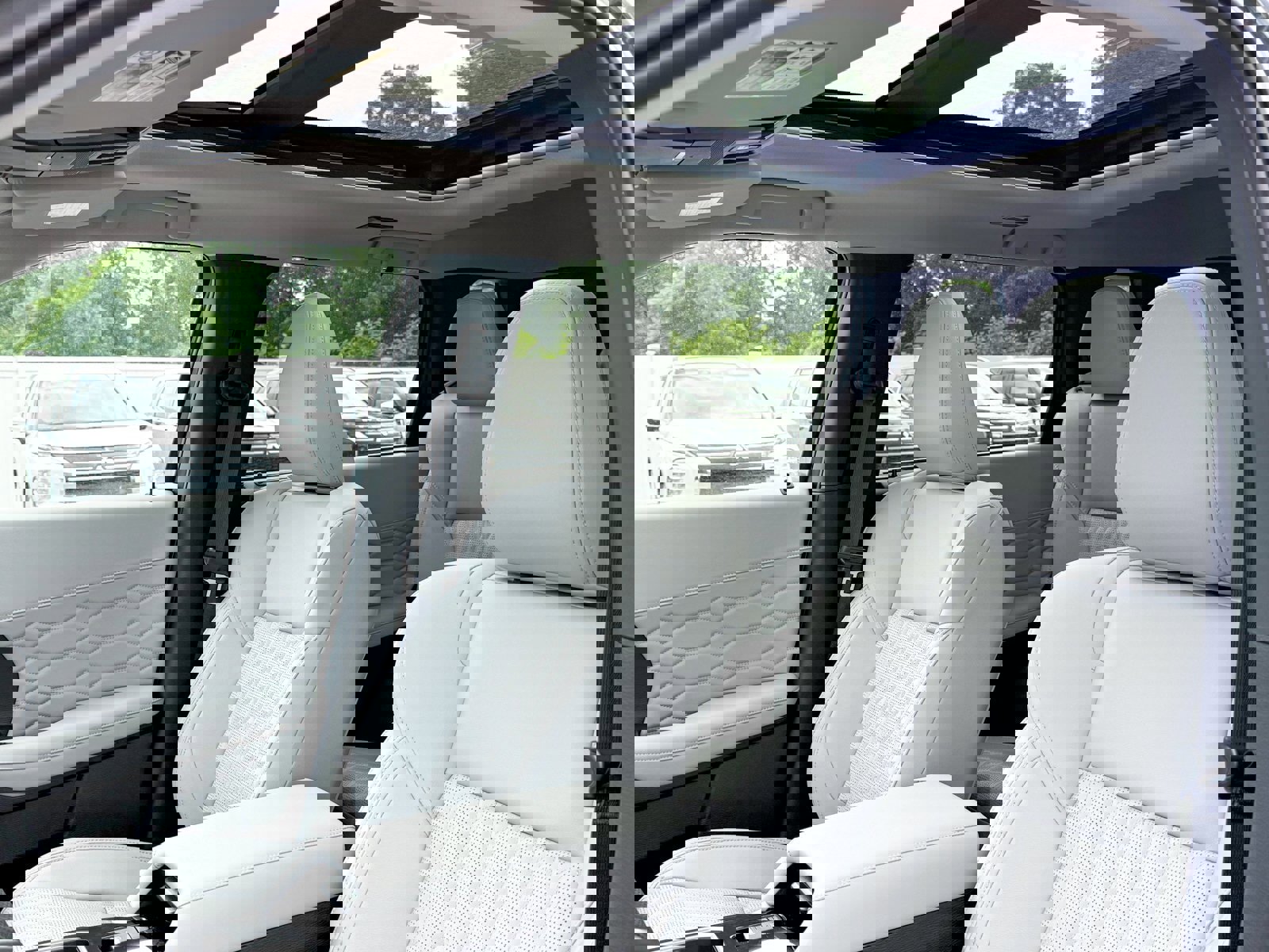 New 2025 Mitsubishi Outlander AWD image 6