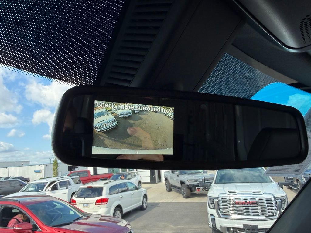 Used 2025 Mercedes-Benz Sprinter 2500 image 17