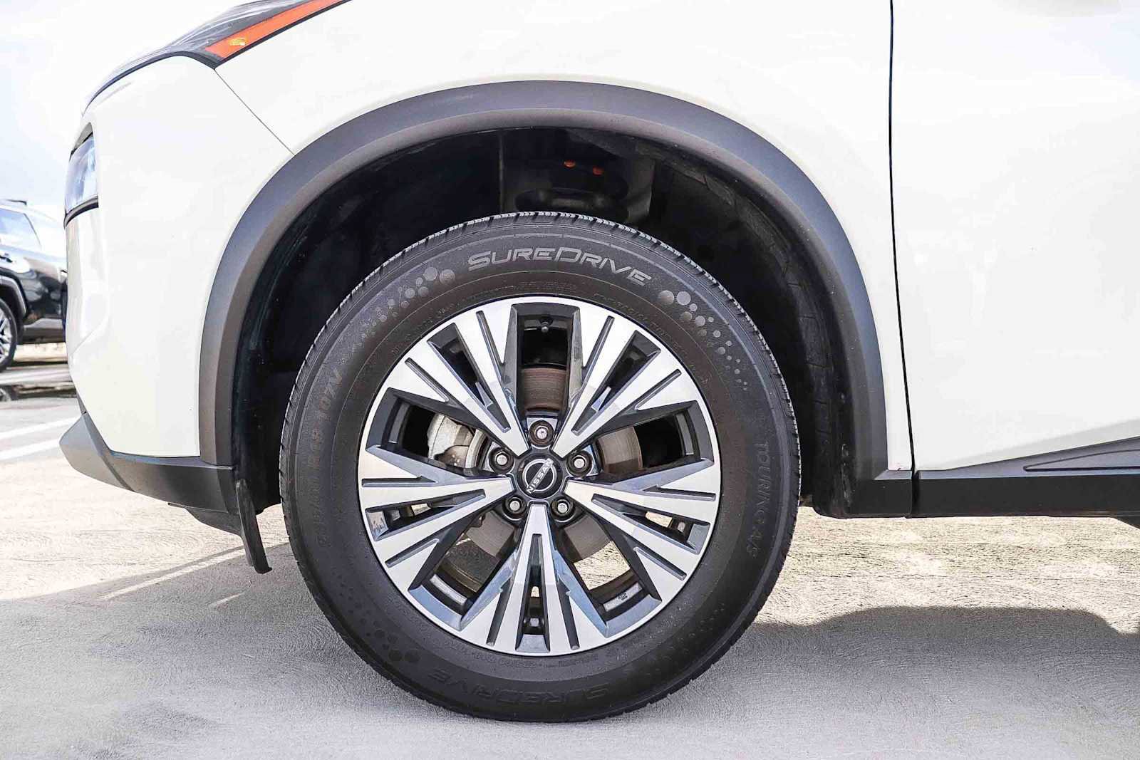 Used 2023 Nissan Rogue SV image 11