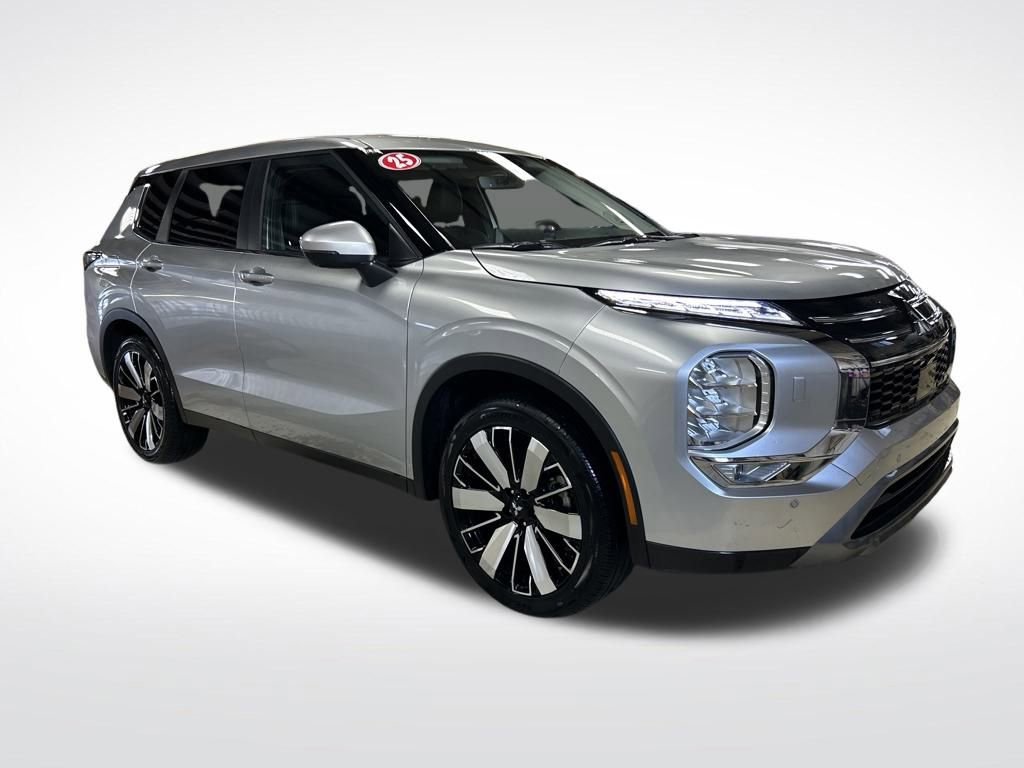 Used 2025 Mitsubishi Outlander SE AWD/4WD image 7