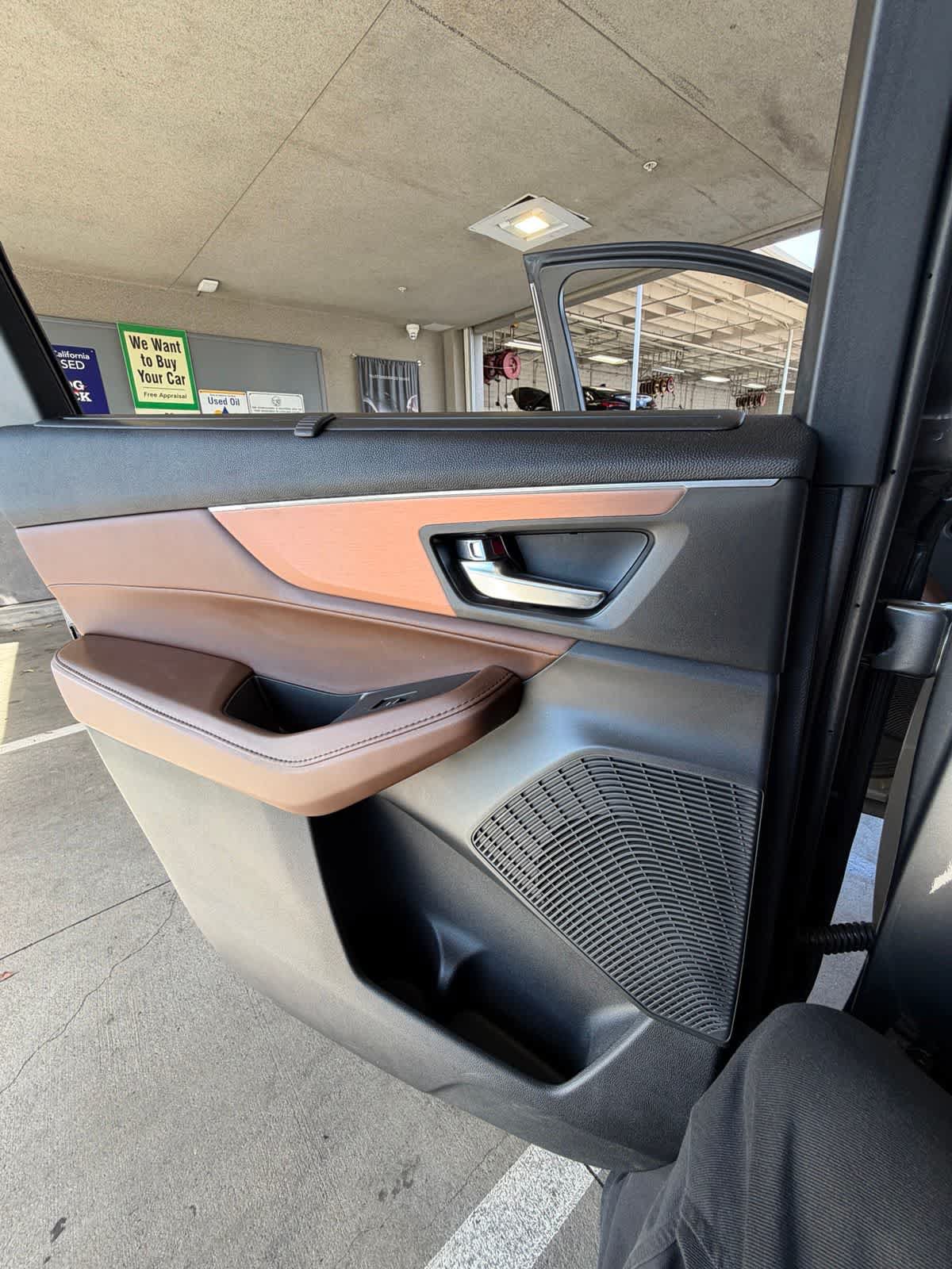 Used 2023 Acura MDX w/ Technology Package AWD/4WD image 16