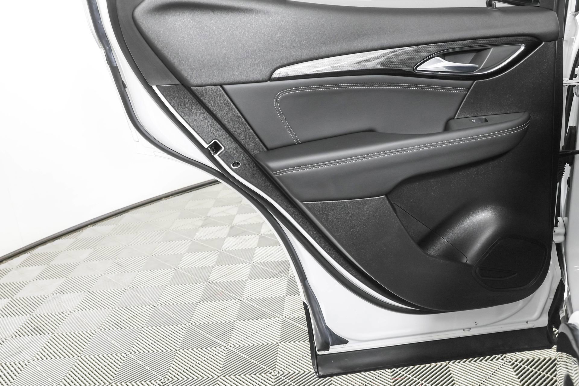 Used 2023 Buick Envision Essence w/ Sport Touring Package image 40