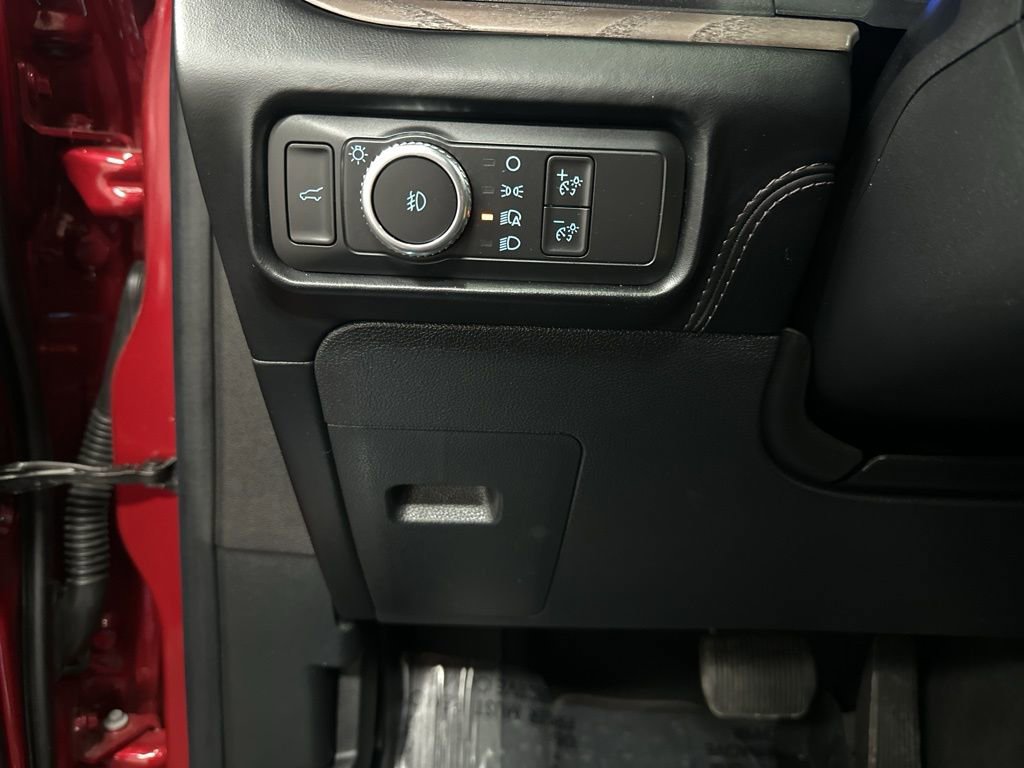 Used 2022 Ford Explorer Platinum w/ Equipment Group 601A AWD/4WD image 35