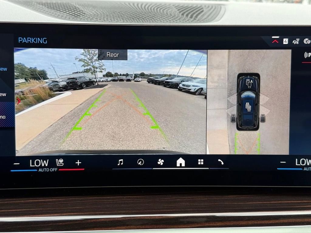 New 2026 BMW X7 M60i image 15