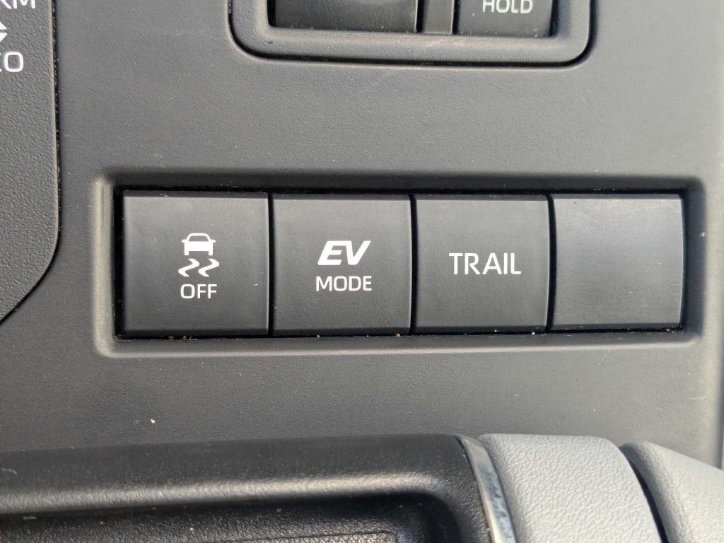 Used 2021 Toyota Highlander XLE AWD/4WD image 44