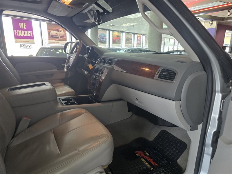 Used 2010 Chevrolet Tahoe LT AWD/4WD image 14