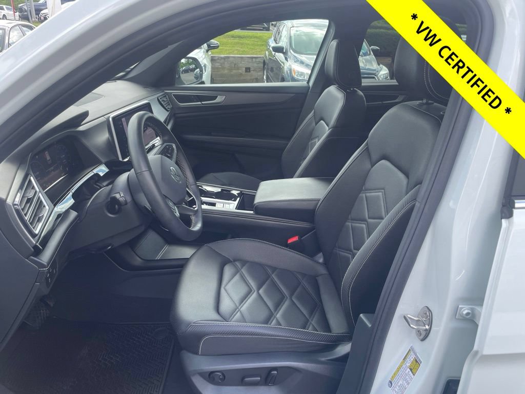 Certified 2024 Volkswagen Atlas Cross Sport SE w/ Panoramic Sunroof Package AWD/4WD image 17