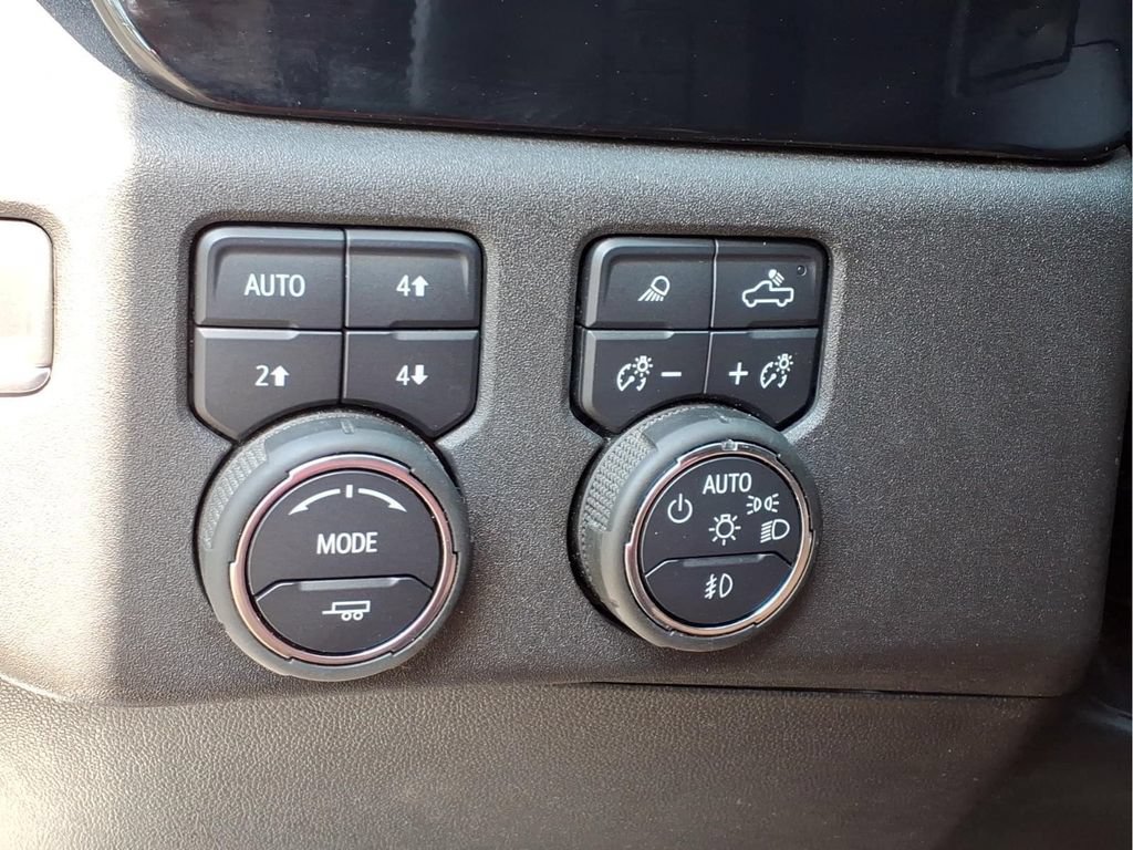 Used 2025 Chevrolet Silverado 1500 LTZ w/ Z71 Off-Road Package AWD/4WD image 16