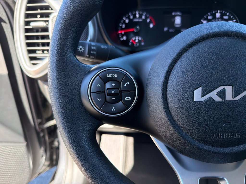 Used 2022 Kia Soul LX FWD image 15