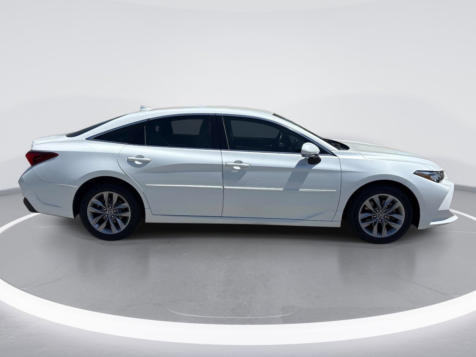 Used 2020 Toyota Avalon XLE w/ All Weather Liner Package FWD image 9