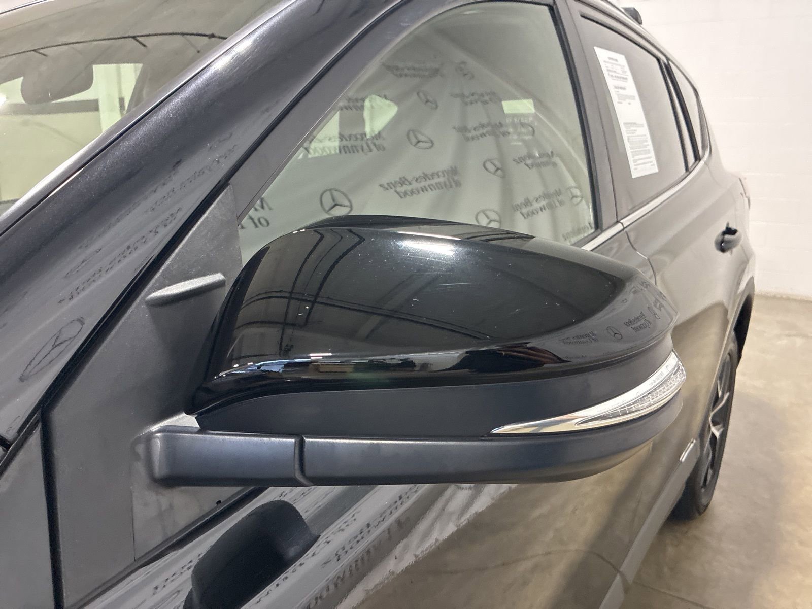 Used 2017 Toyota RAV4 SE image 13