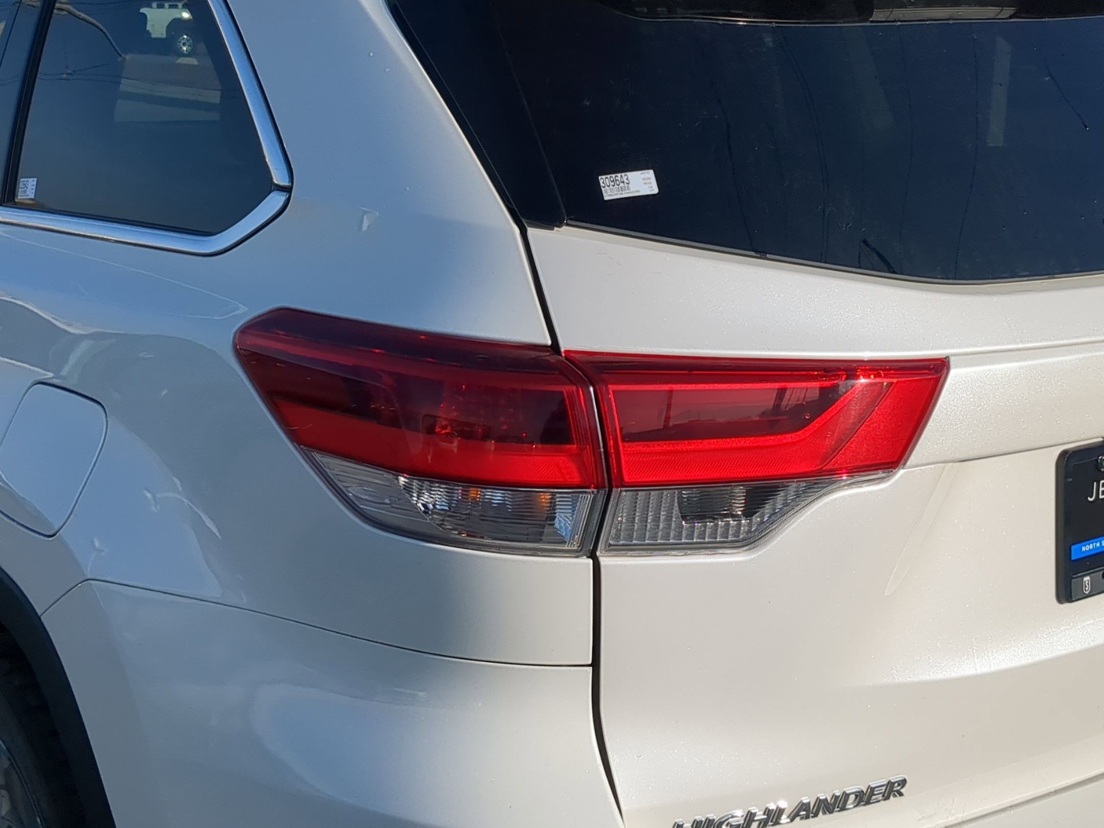 Used 2018 Toyota Highlander Limited Platinum image 11