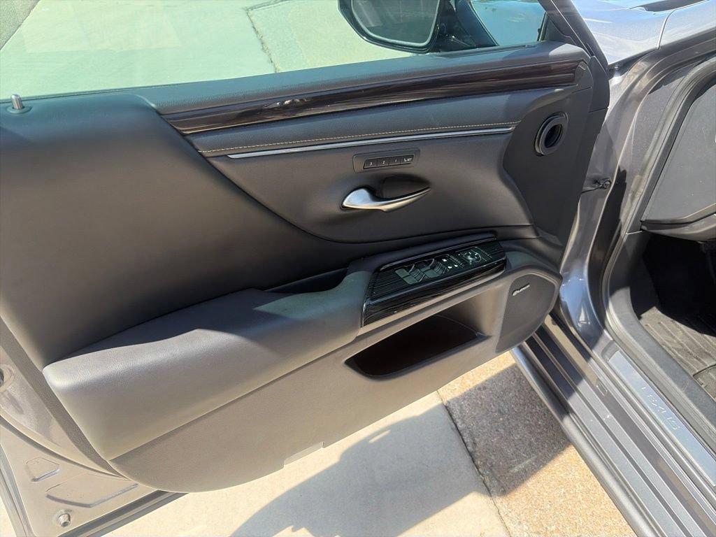 Used 2019 Lexus ES 300h w/ Premium Package FWD image 30