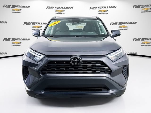 Used 2024 Toyota RAV4 XLE w/ Convenience Package FWD image 2