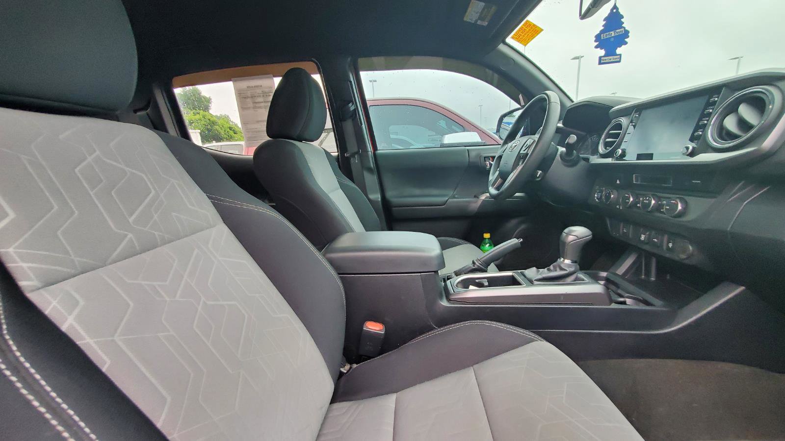 Used 2023 Toyota Tacoma TRD Off-Road AWD/4WD image 4