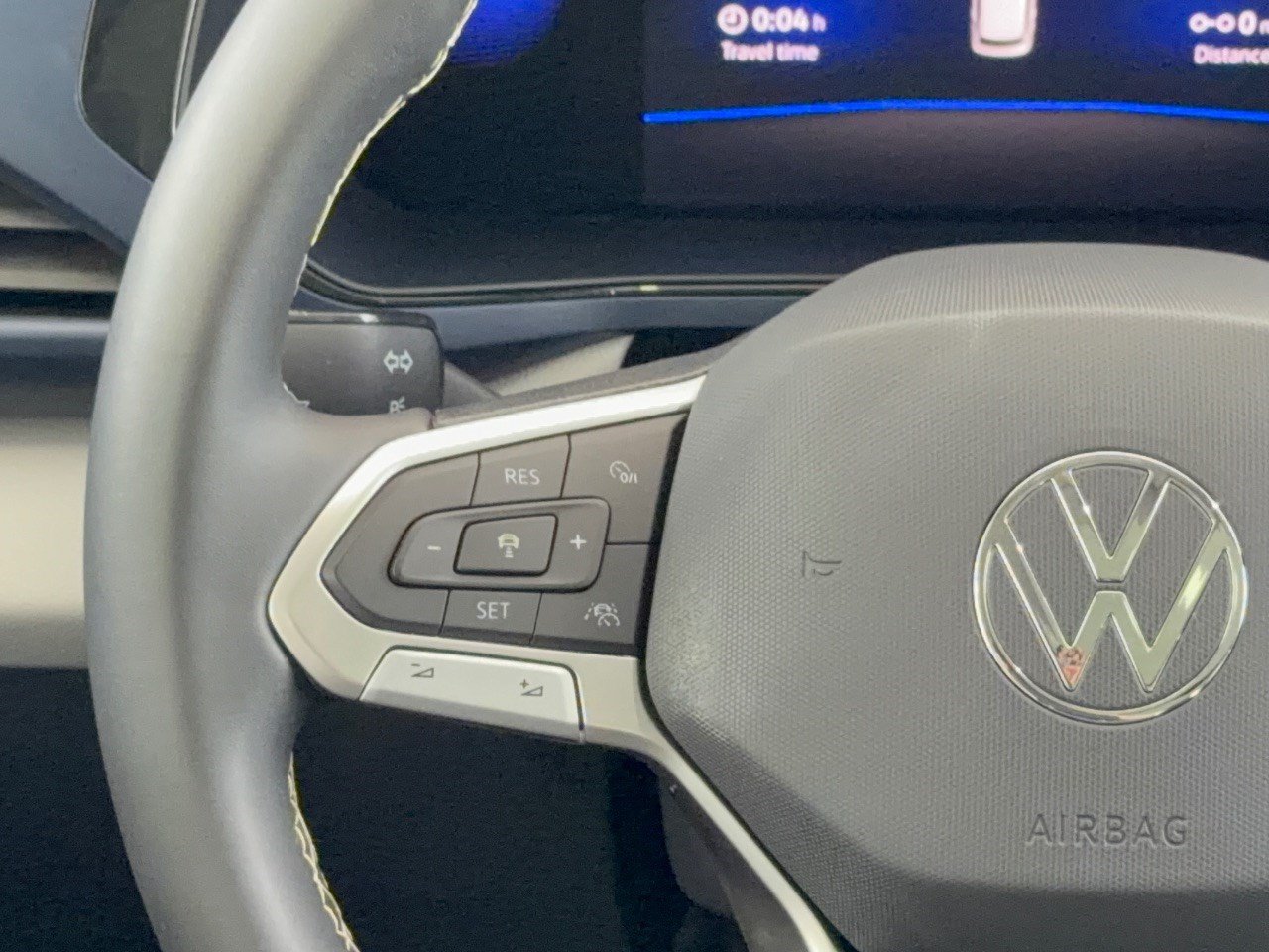 Used 2023 Volkswagen Taos SE w/ Panoramic Sunroof Package FWD image 18