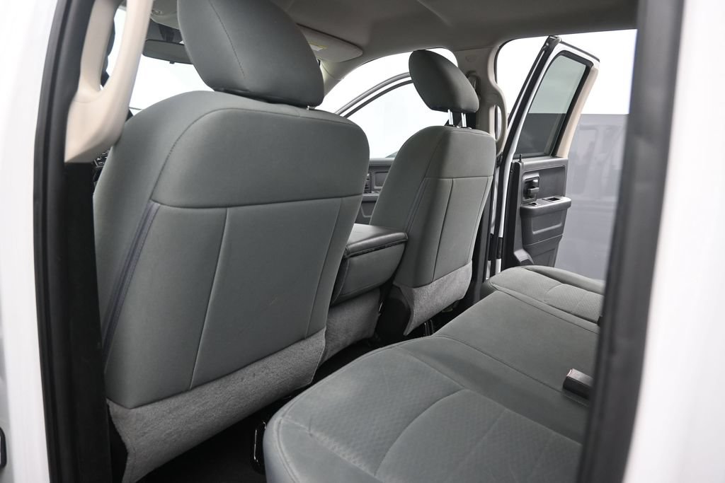 Used 2018 RAM 1500 ST w/ SXT Appearance Group AWD/4WD image 14